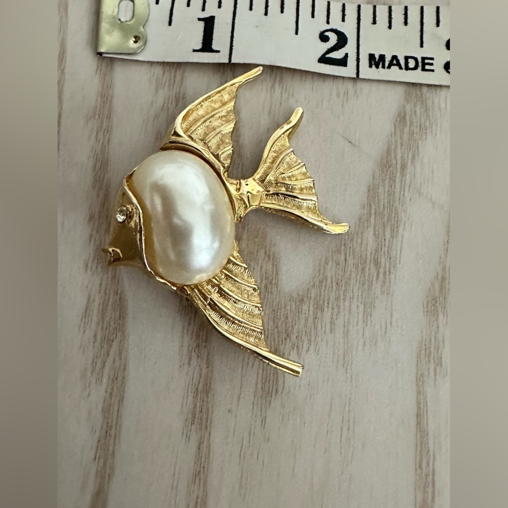 Antique Angel Fish brooch